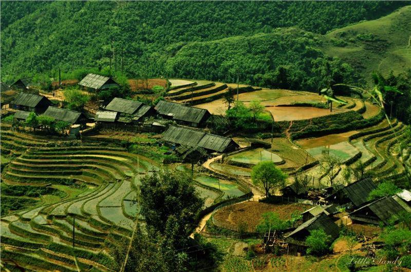 ホテル Khach San Sapa Ngay Nay エクステリア 写真
