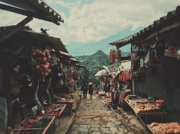 ホテル Khach San Sapa Ngay Nay エクステリア 写真