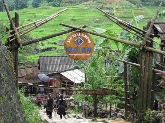 ホテル Khach San Sapa Ngay Nay エクステリア 写真