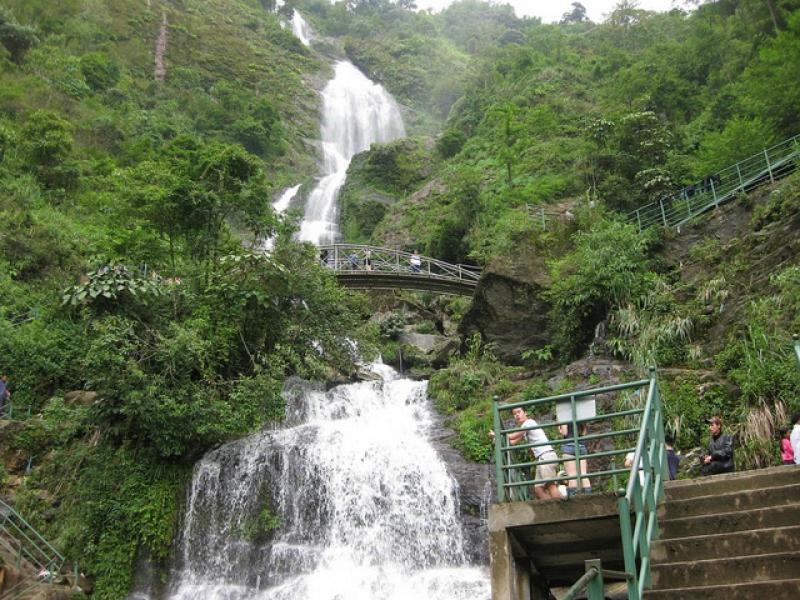 ホテル Khach San Sapa Ngay Nay エクステリア 写真